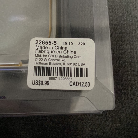 Claire's iPhone 11 sparkly phone case $12.50 CAD retail - Picture 2 of 2